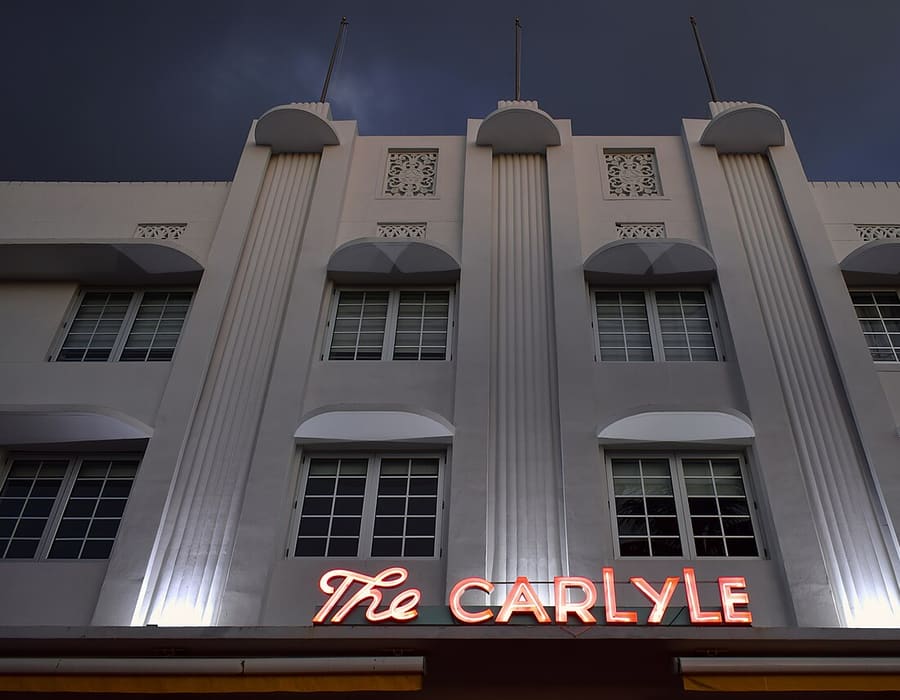The Carlyle (neon sign), Miami Beach